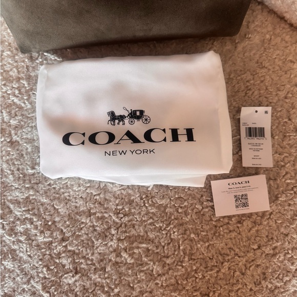 Coach Brooklyn 28 in Olive Suede 🫒 - Picture 2 of 9